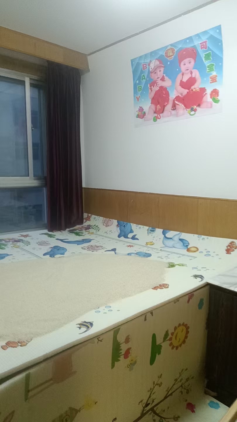 @ 出租出售​下谭家四楼小三居家具家电齐全有空调。