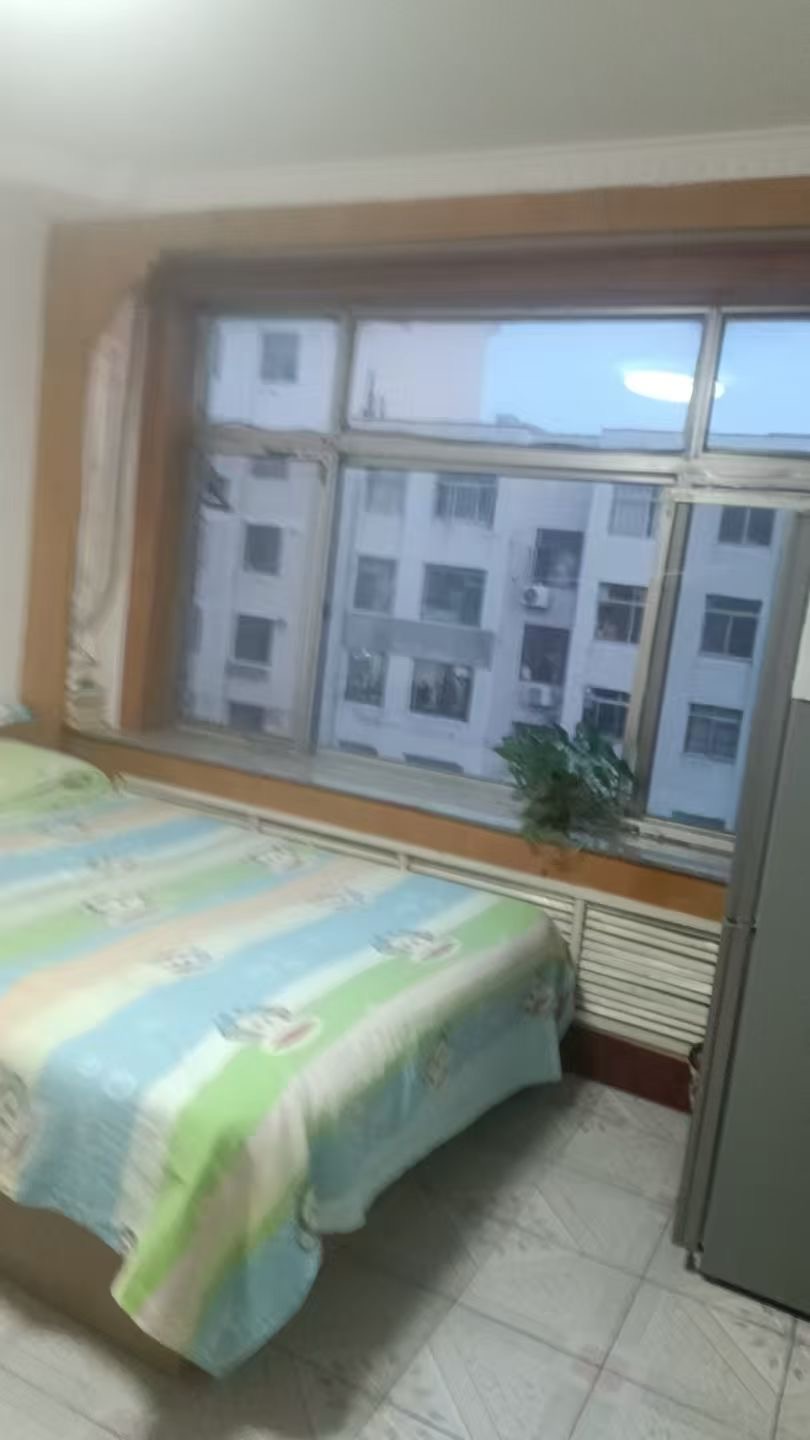 @ 出租下谭三居室四楼，家居家电齐全有空调