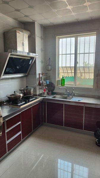 石岛新车站尹格庄社区楼房出租出售，拎包入住