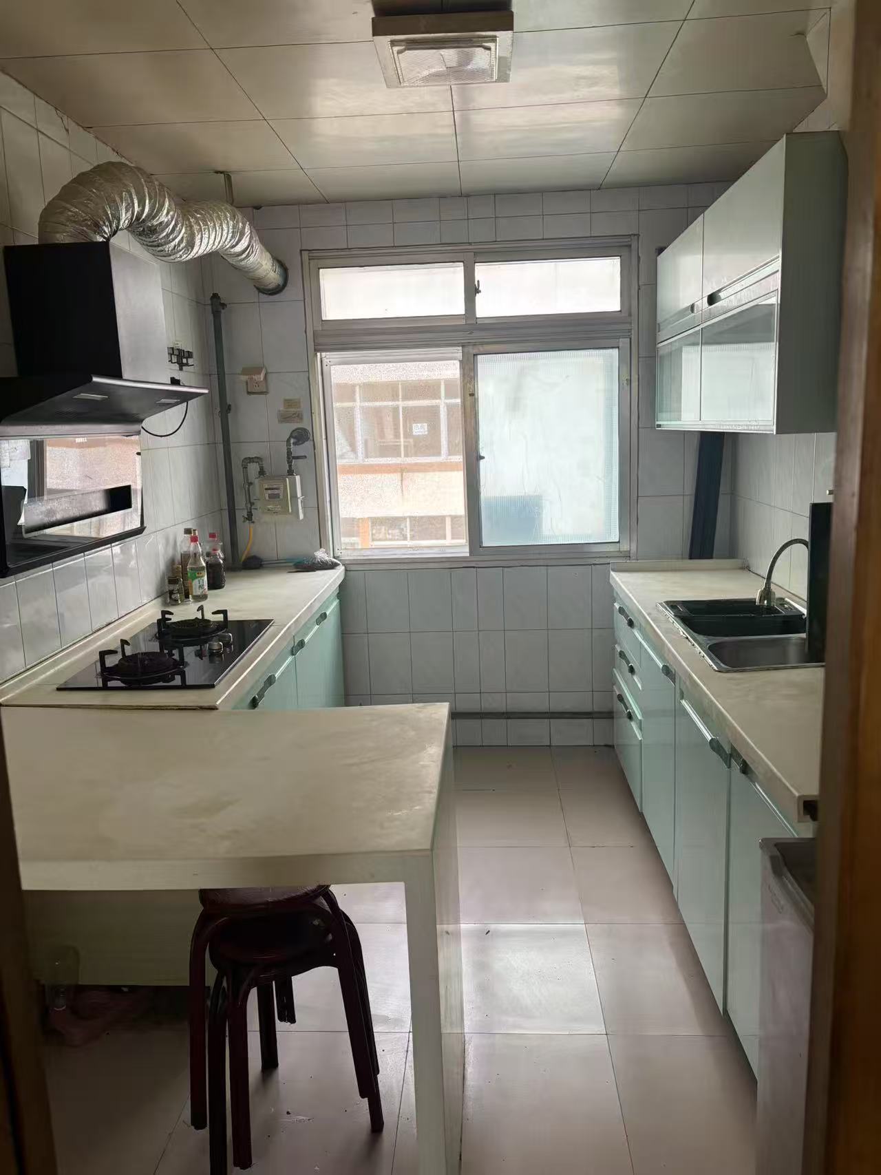 兴隆小区4楼三室