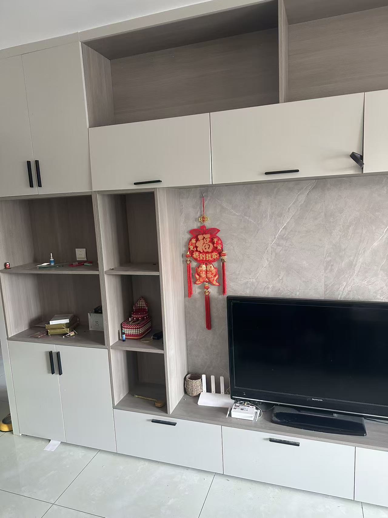 凤凰湖b区前排步梯五楼两室一厅出租