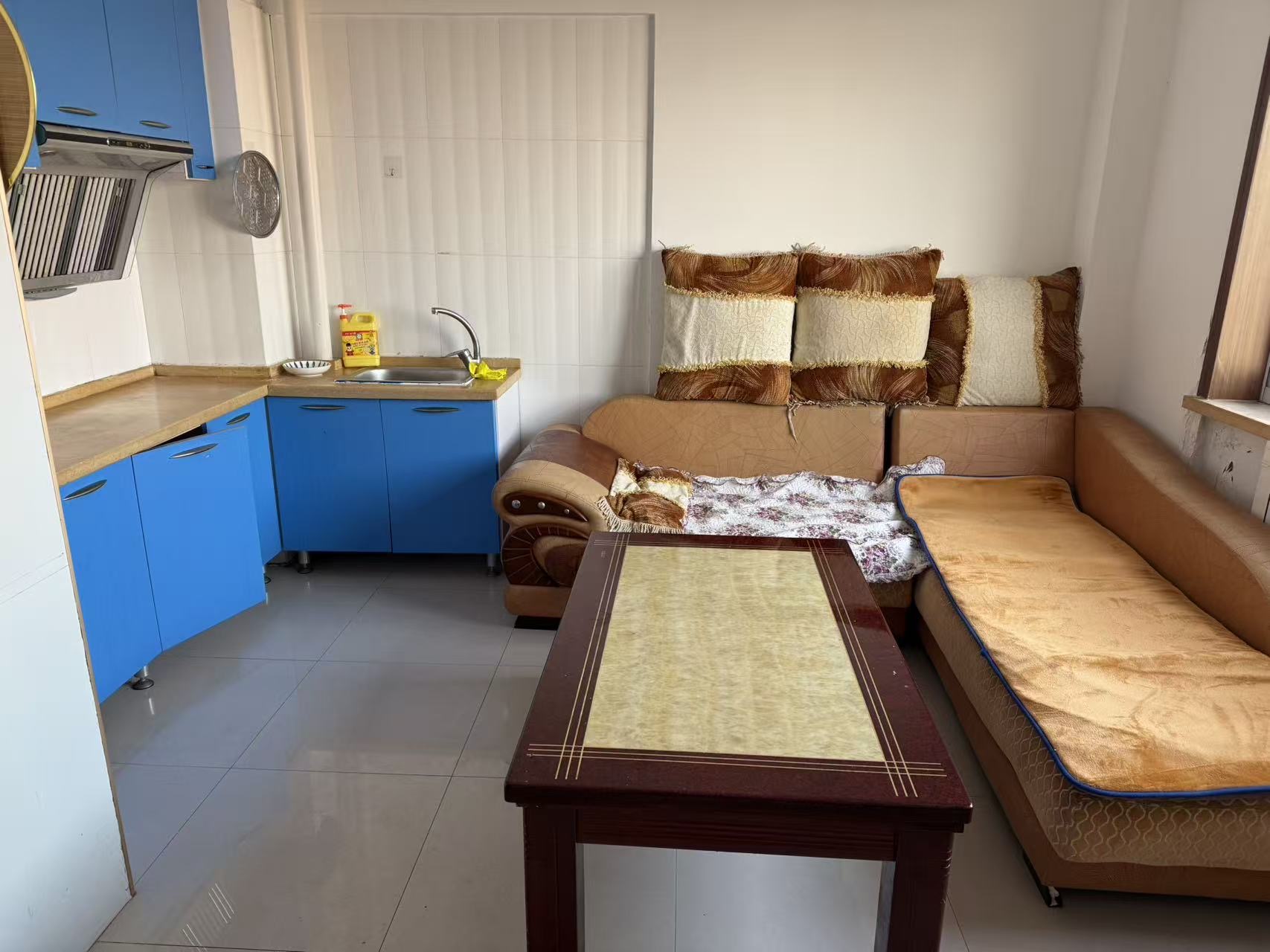 @出租蔚蓝御景一居室小公寓，带部分家电，可短租