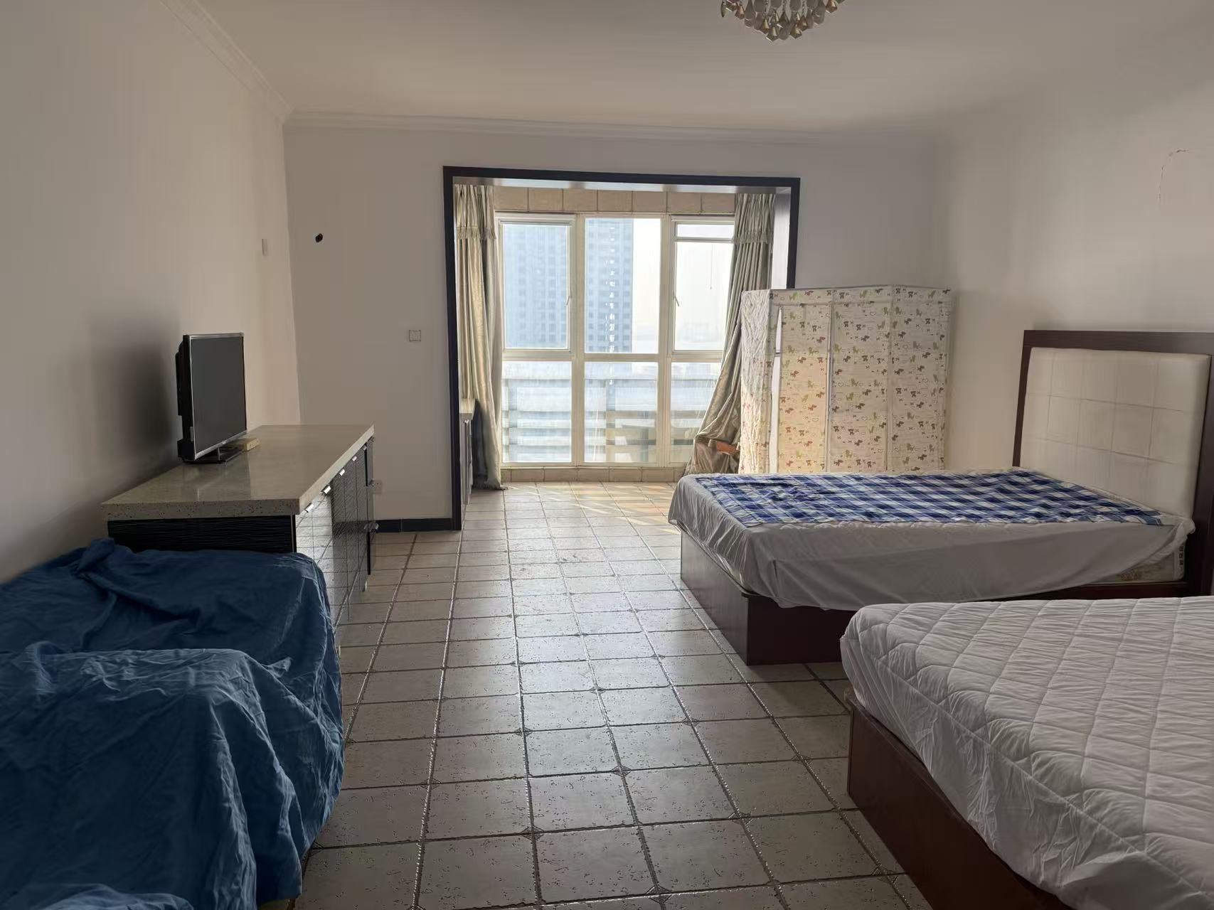 @出租蔚蓝御景小公寓，有热水器可月租500一个月