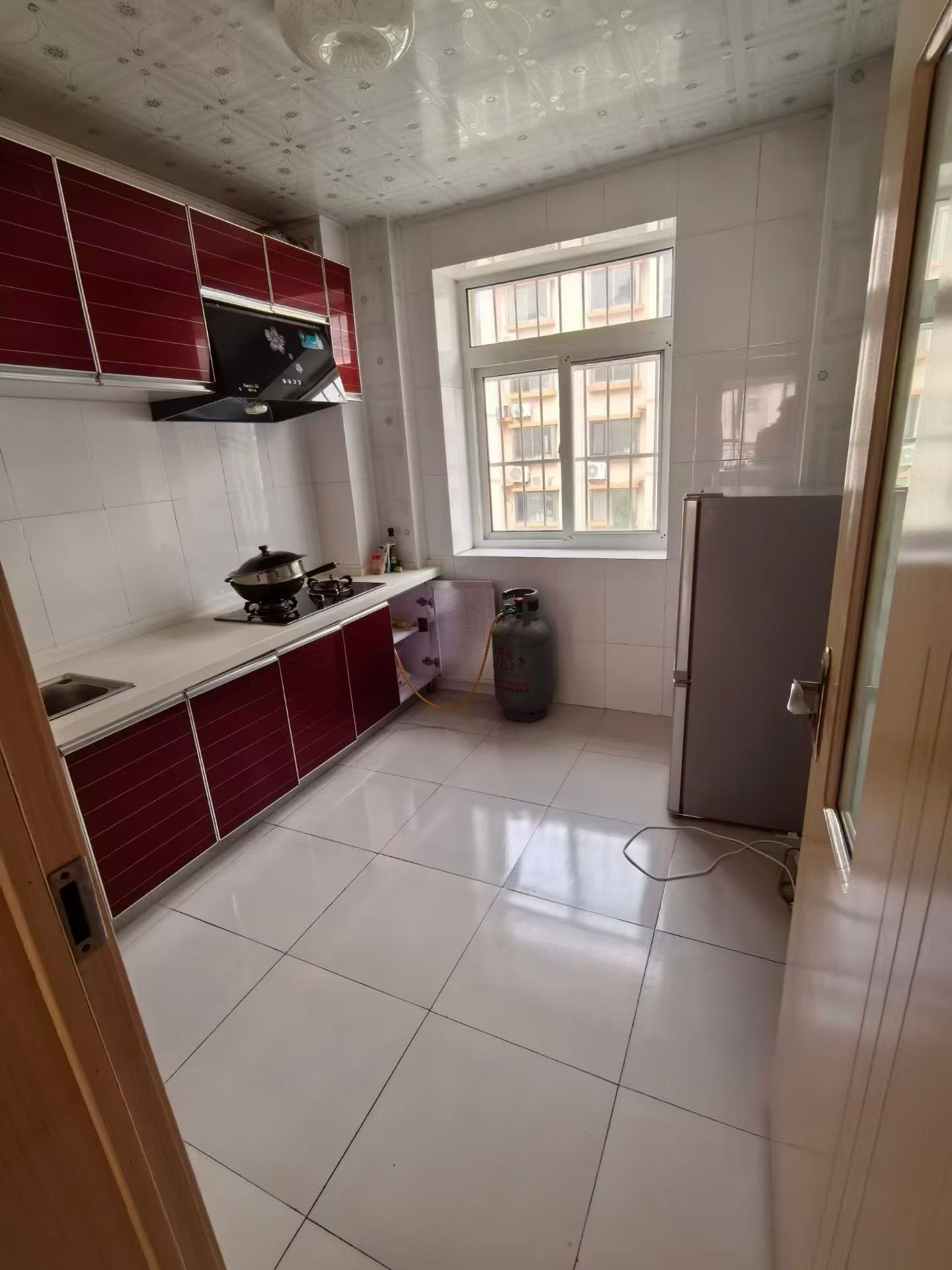 @出租金地翠一居室，家电家具齐全