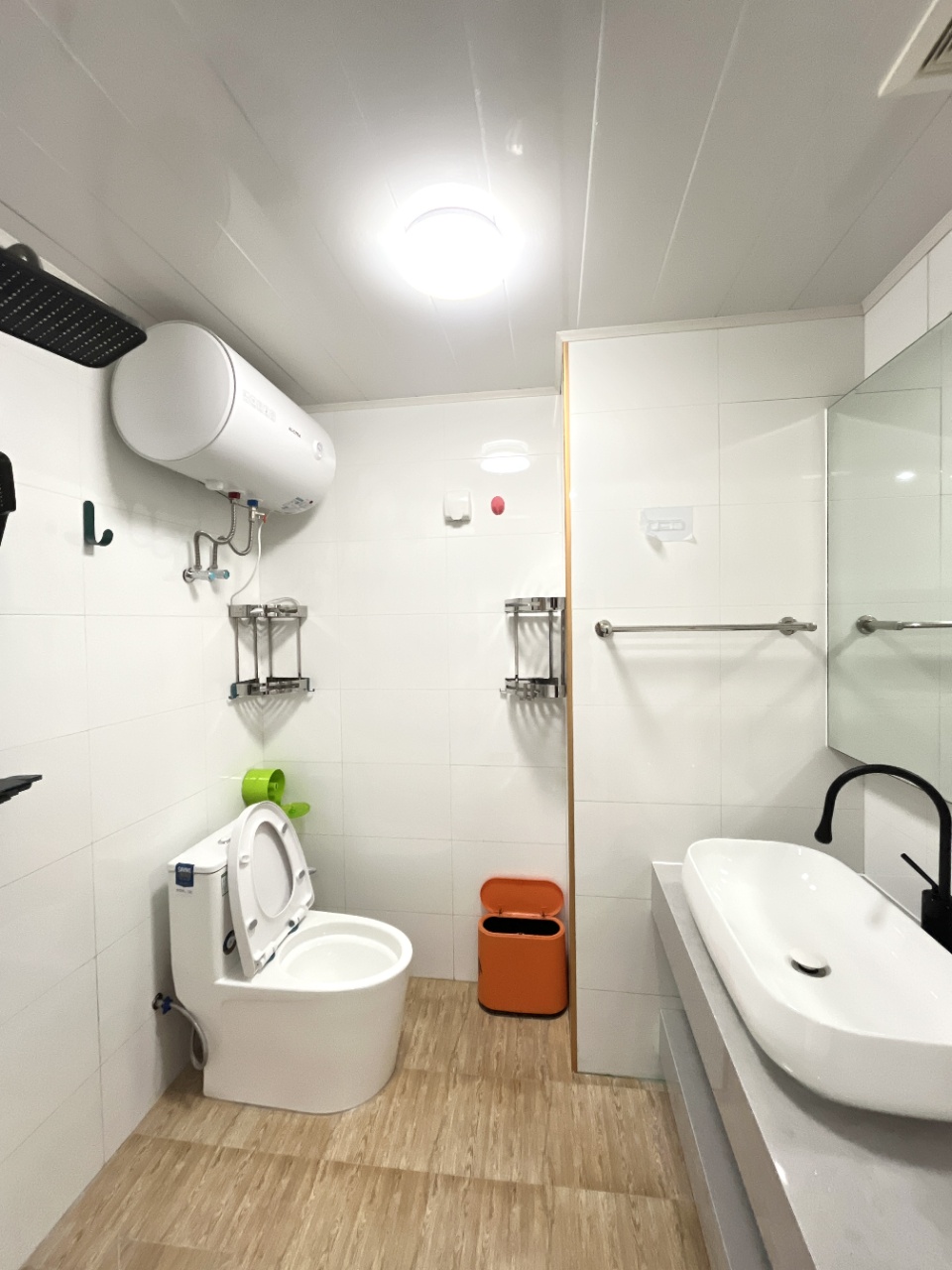 @碧海鹏24楼小公寓，在家可看海，47平精装修拎包入住