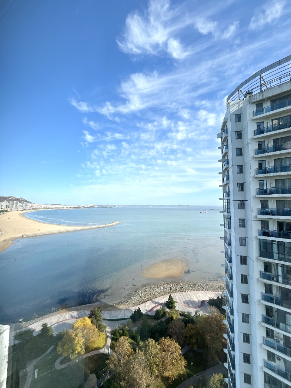 @碧海鹏24楼小公寓，在家可看海，47平精装修拎包入住