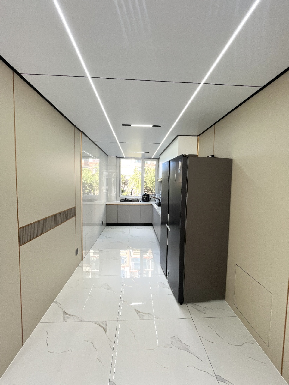 @山海里一楼带花园，79平两室两厅，全屋防水高档装修电动沙发