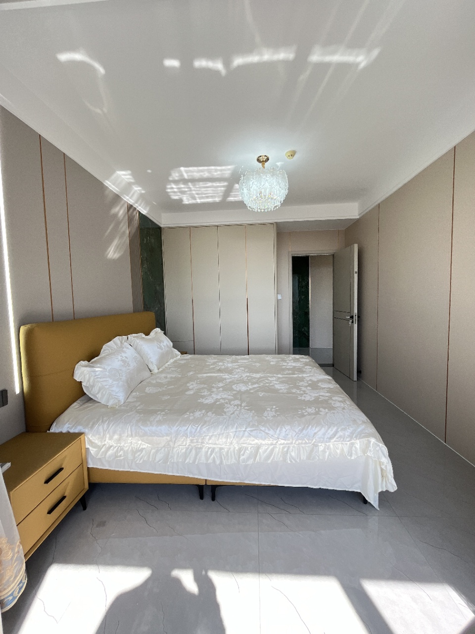 @张家小区电梯12楼83平带地下室全屋木饰面板大理石窗套