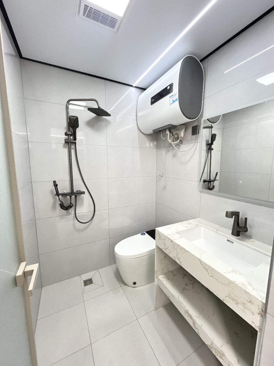 @海风花园一楼带花园80平全屋木饰面板大理石窗套