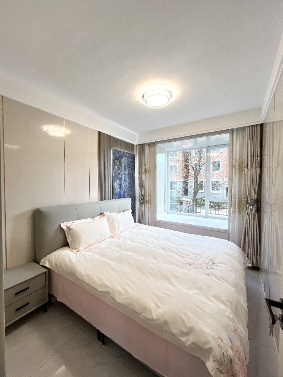 @海风花园一楼带花园80平全屋木饰面板大理石窗套