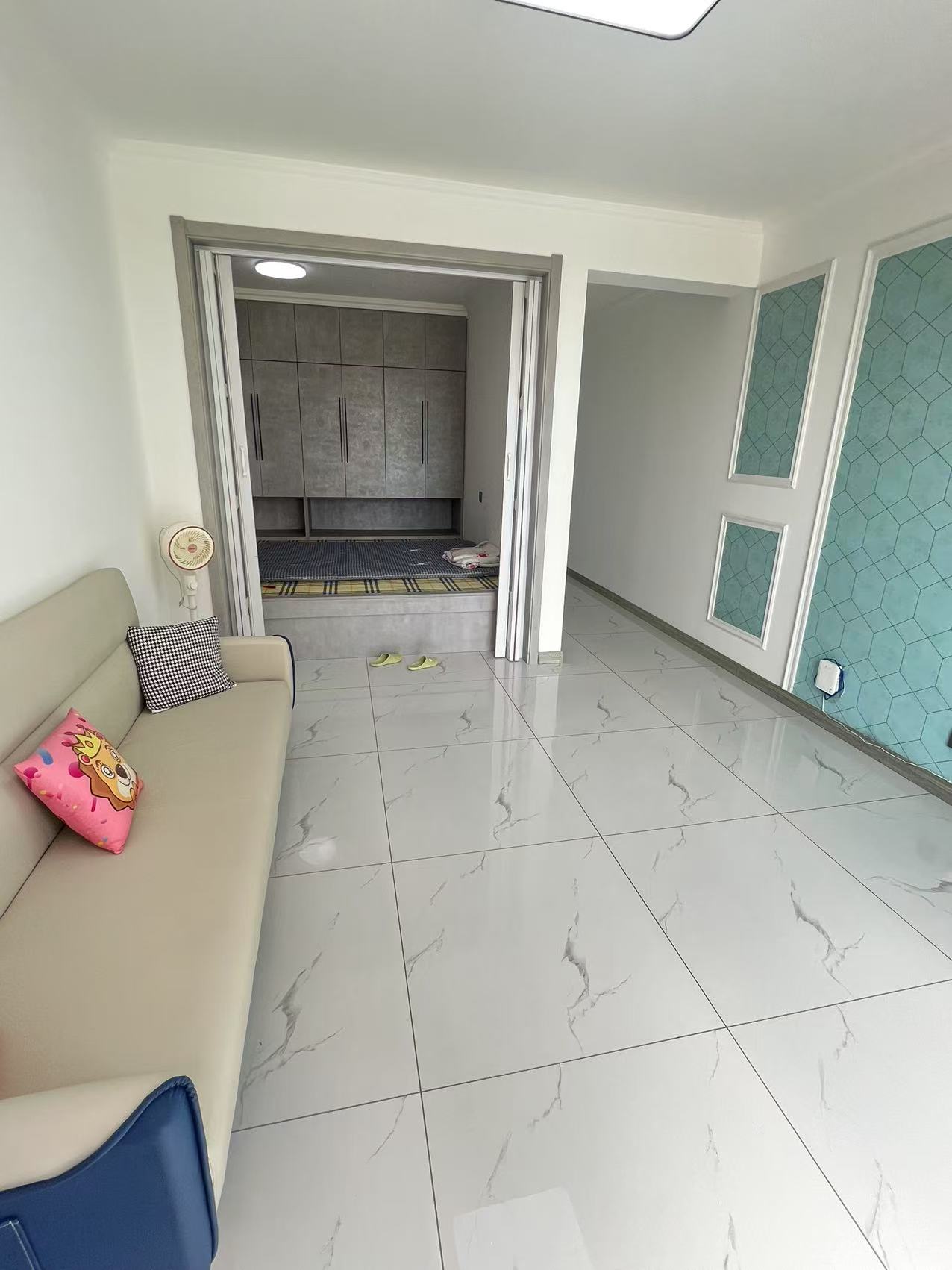 石岛开发区紫光阁一楼带院出租