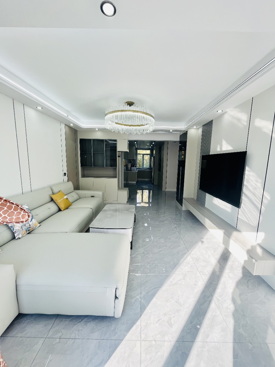 @瀛海美地平地起三楼两室两厅带家电家具真皮电动沙发36.6万