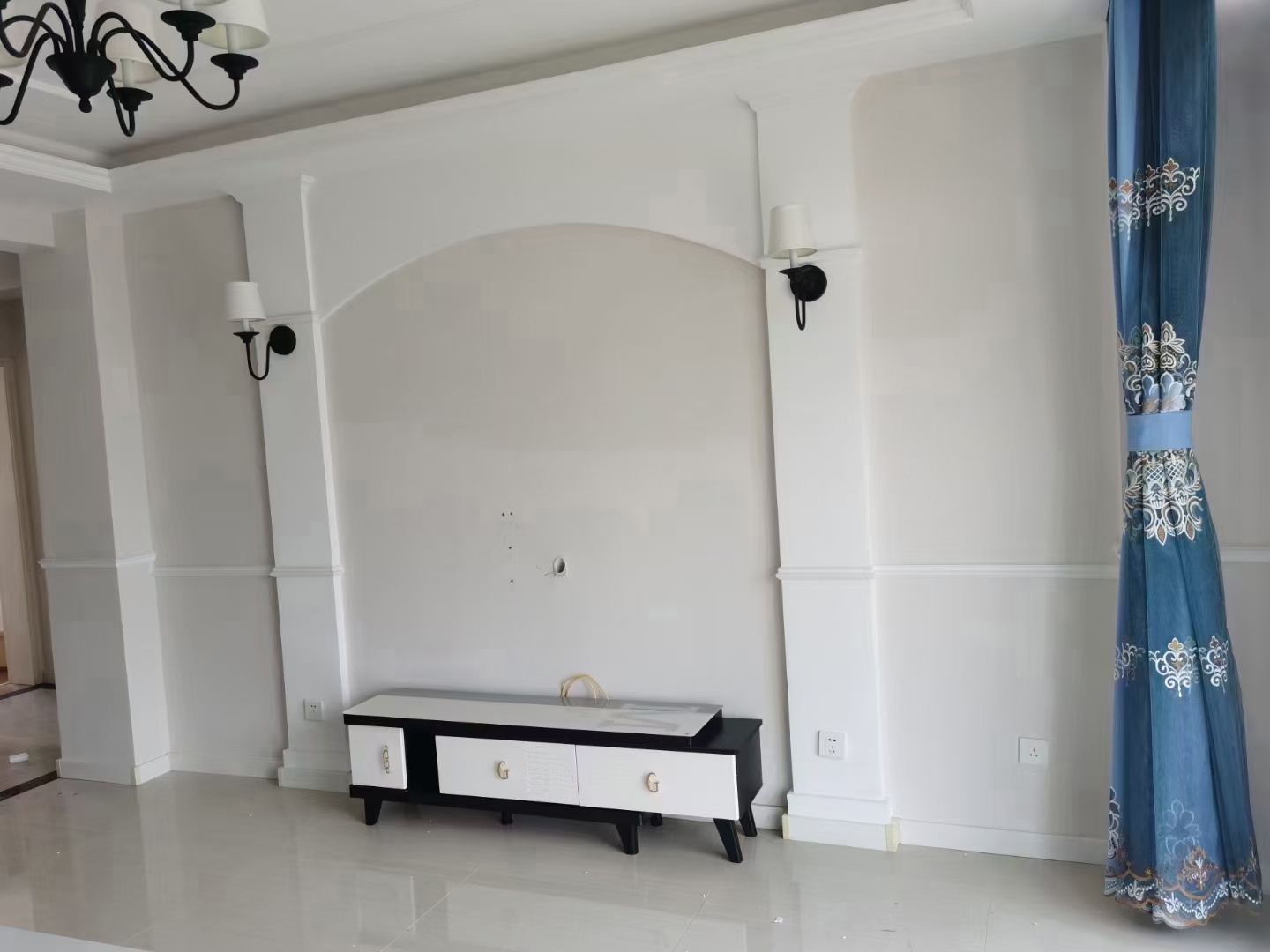 石岛开发区山海里小区精装三居室出租