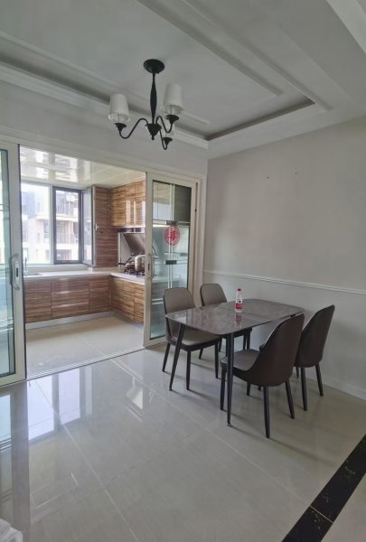 石岛开发区山海里小区精装三居室出租