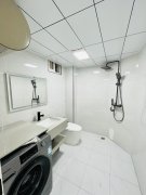 @凯旋西区3楼三居室83.1平全新装修窗户全换阳台已封家具家