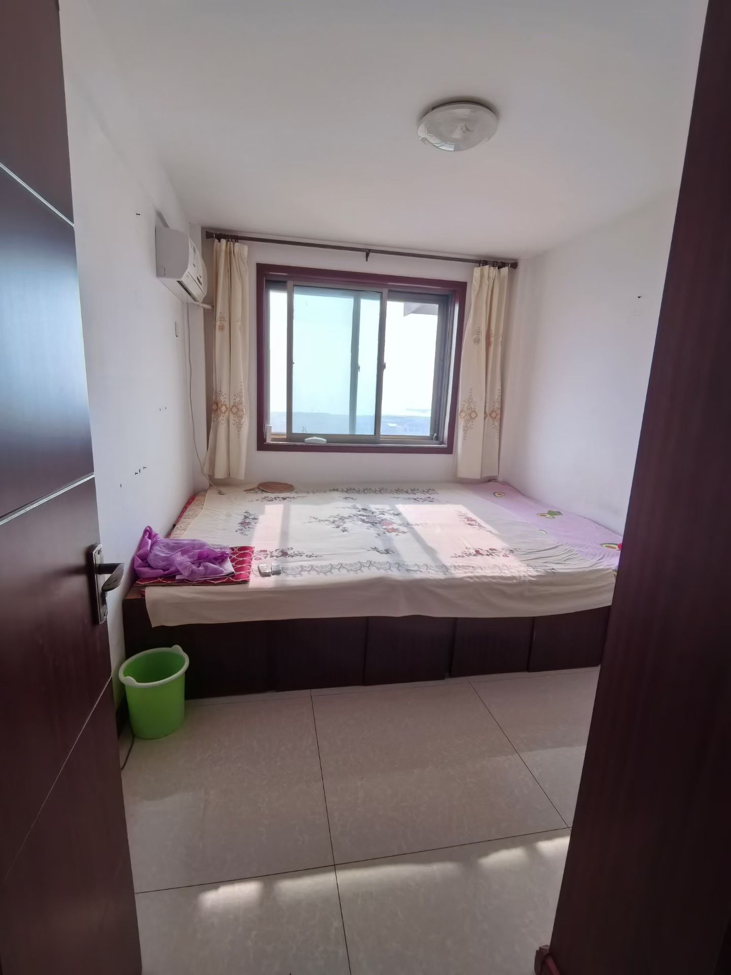 石岛开发区黄海附近三居室出租