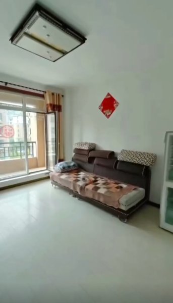 凤凰湖D区楼房出租拎包入住