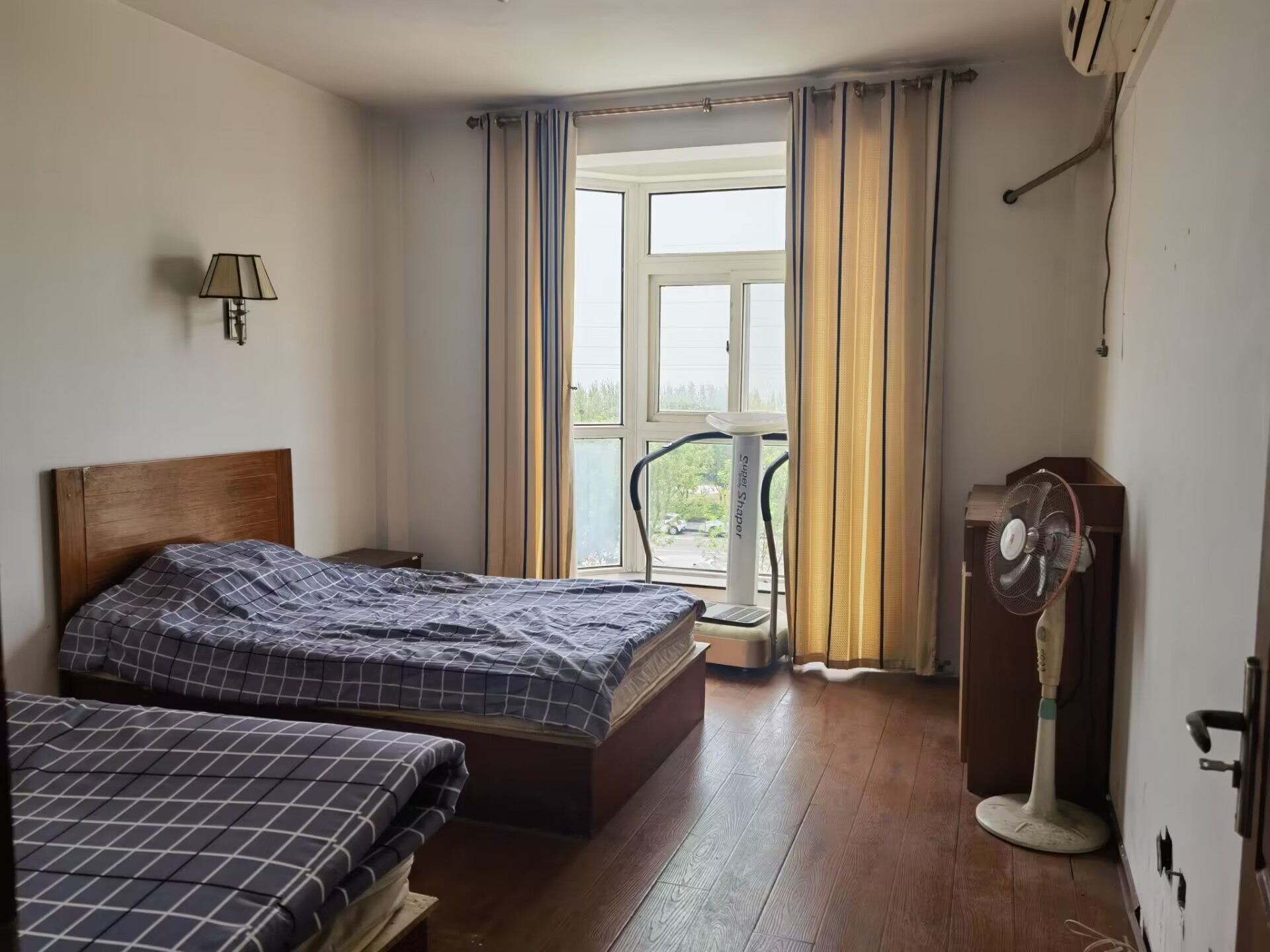 石岛开发区凯旋山海颐园门市房出售