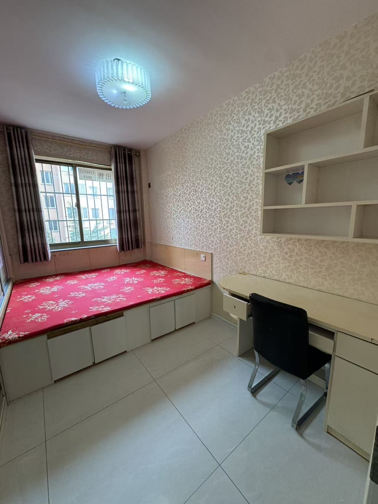 石岛西寨小区二楼三室一厅一卫一厨对外出租